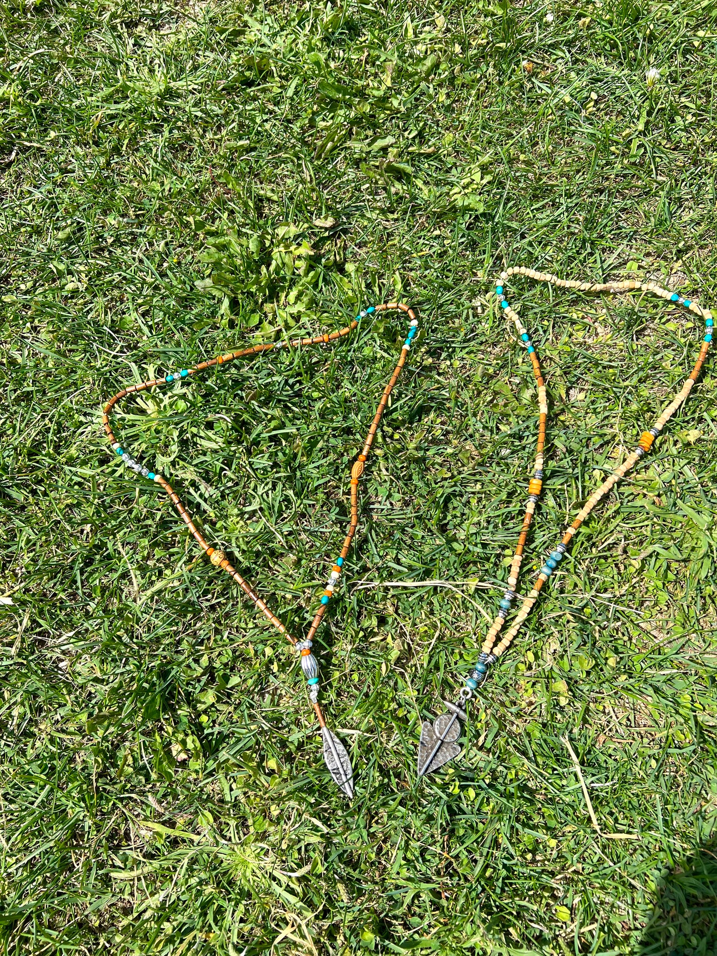 Collana marrone con perline